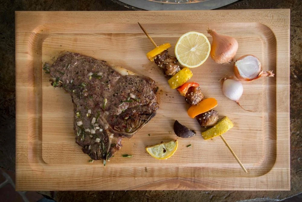 Boos Blocks Schneidebrett Gourmet BBQ Aus Ahorn Mit Saftrille 5 Boos Blocks Schneidebrett Gourmet BBQ Aus Ahorn Mit Saftrille – Bild 3