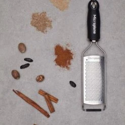 Microplane Feinreibe Gourmet -Leonardo Vase shop MP Gourmet Series Fine Grater 45004 spices neu l
