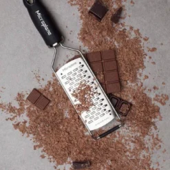 Microplane 2-Wege-Reibe Gourmet -Leonardo Vase shop MP Gourmet Series Ribbon Grater 45002 chocolate neu l