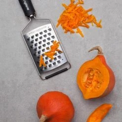 Microplane XL-Grob-Reibe Gourmet -Leonardo Vase shop MP Gourmet Series Ultra Coarse Grater 45011 pumpkin neu l