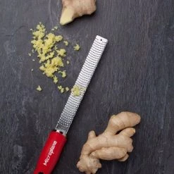 Microplane Zester/Reibe Premium In Rot -Leonardo Vase shop MP Premium Classic Series Zester 46120 ginger neu l