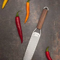 Microplane Zester Master -Leonardo Vase shop mp Master Series Zester Blade overhead chillis neu